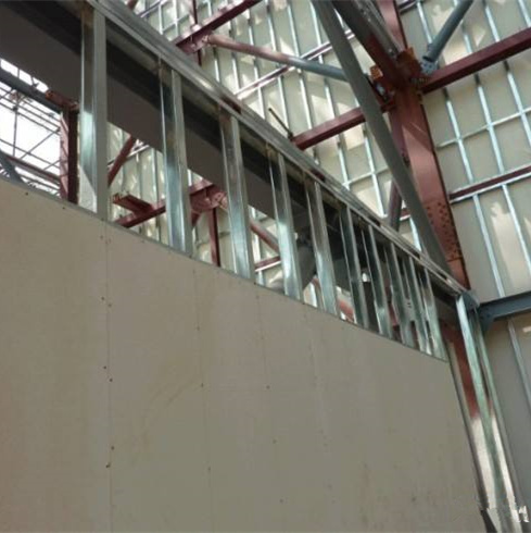 <a href='http://www.yoncaeldener.com' target='_blank'>泄爆墙</a>施工